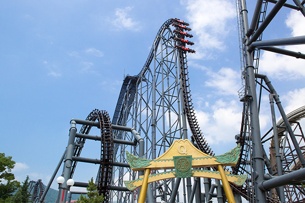 Roller Coaster 4 Dimensi Paling Gila di Dunia