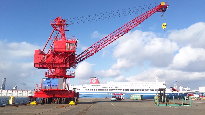 CRANE UNTUK PELABUHAN UMUM